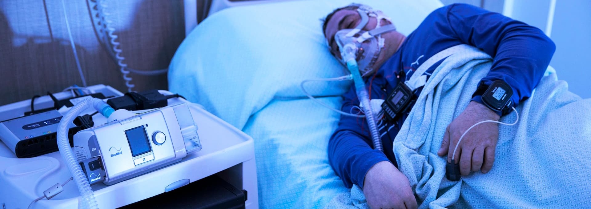 Paziente sottoposto ad un test di medicina del sonno