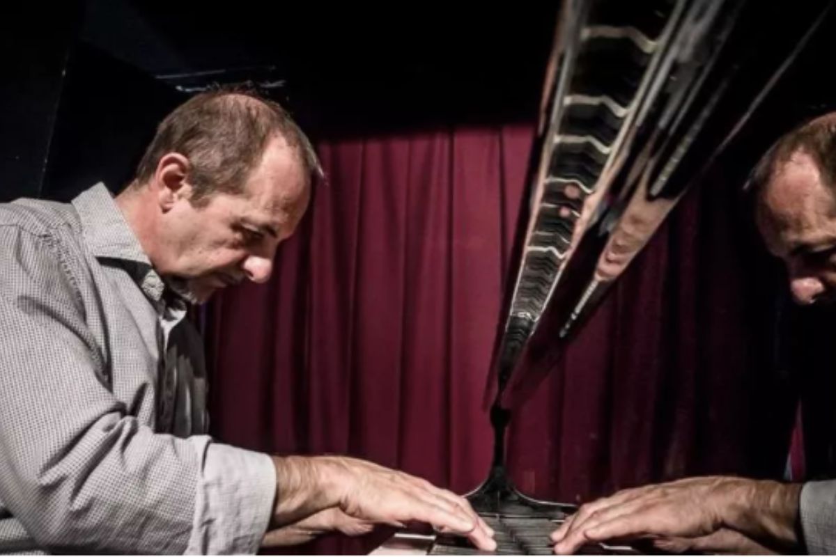 Umberto Petrin al pianoforte