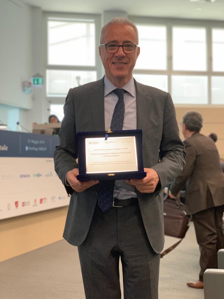 Paolo Poggi dopo aver ricevuto il premio dell'Osservatorio Polimi