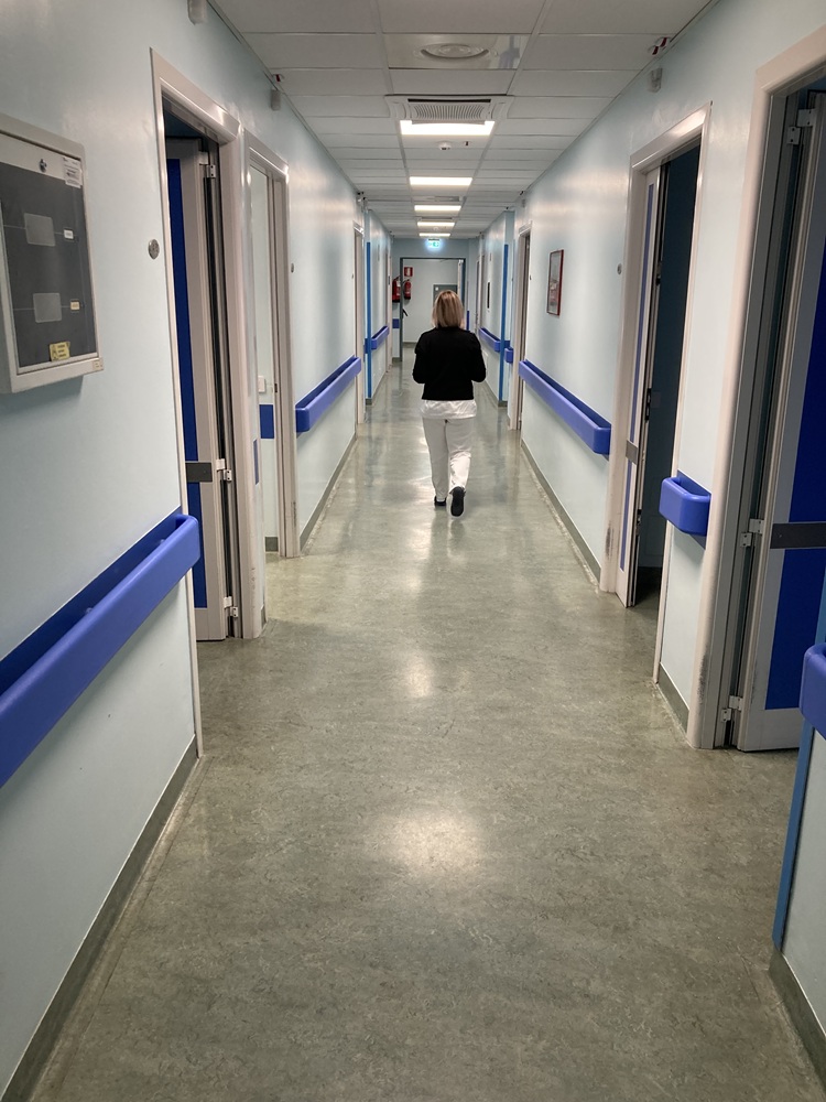 Un interno del Reparto di riabiulitazione estensiva di Maugeri alla Clinica San Gaudenzio 